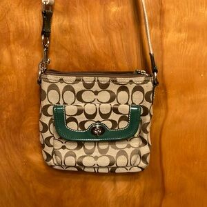 COACH. CROSSBODY WITH GREEN PATENT LEATHER TRIM. NO HANGTAG. SILVER TRIM. EUC